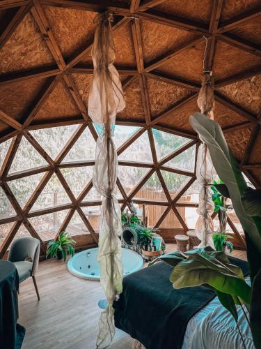 Bubble Suites - carbon neutral hotel in Canyelles