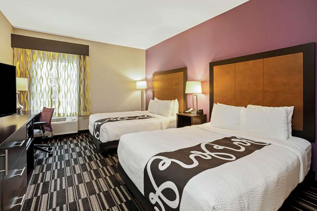 La Quinta Inn & Suites by Wyndham Tumwater Olympia - photo 18