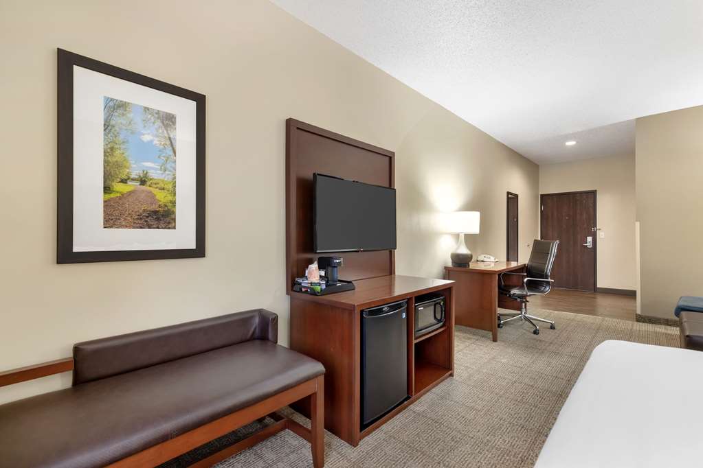 Comfort Suites Cedar Falls Industrial Park - photo 19