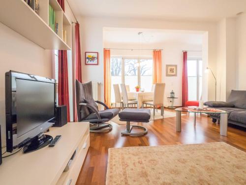 Appartementhaus Sonnenbad Luxuspenthouse App. 11 — 4-Star Luxury Hotel in Sassnitz, Germany