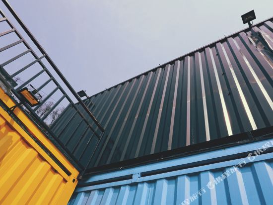 Waterside Container Inn - carbon neutral hotel in Hangzhou