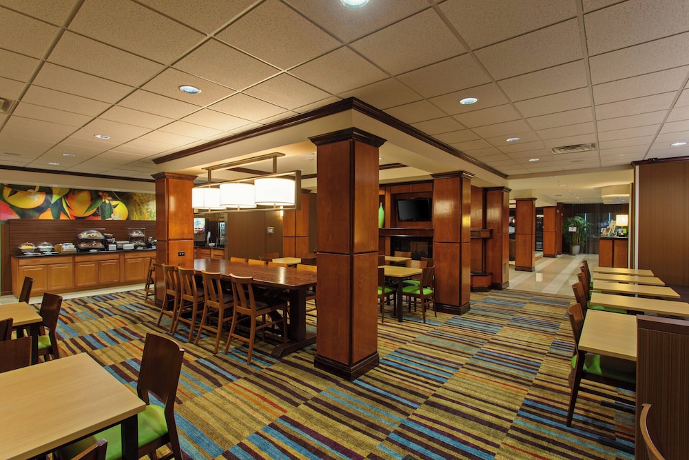 Fairfield Inn & Suites by Marriott El Paso - photo 14
