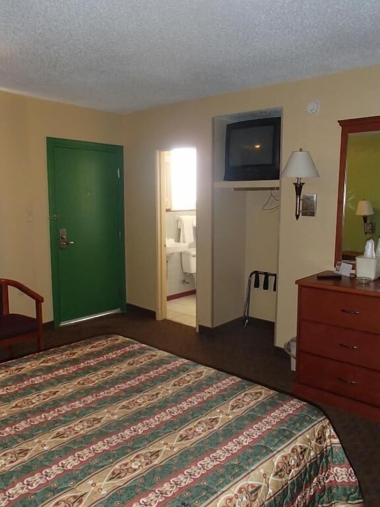 Royal Inn of New Orleans - photo 13
