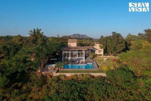 StayVista's The Estate Luxury Living Kusur Mountain View Villa with Private Pool Outdoor Jacuzzi & Indoor Outdoor Activities — 5-Star Luxury Hotel in Lonavla, India