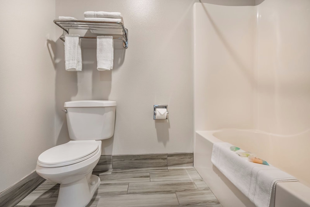Colstrip Inn & Suites - photo 12