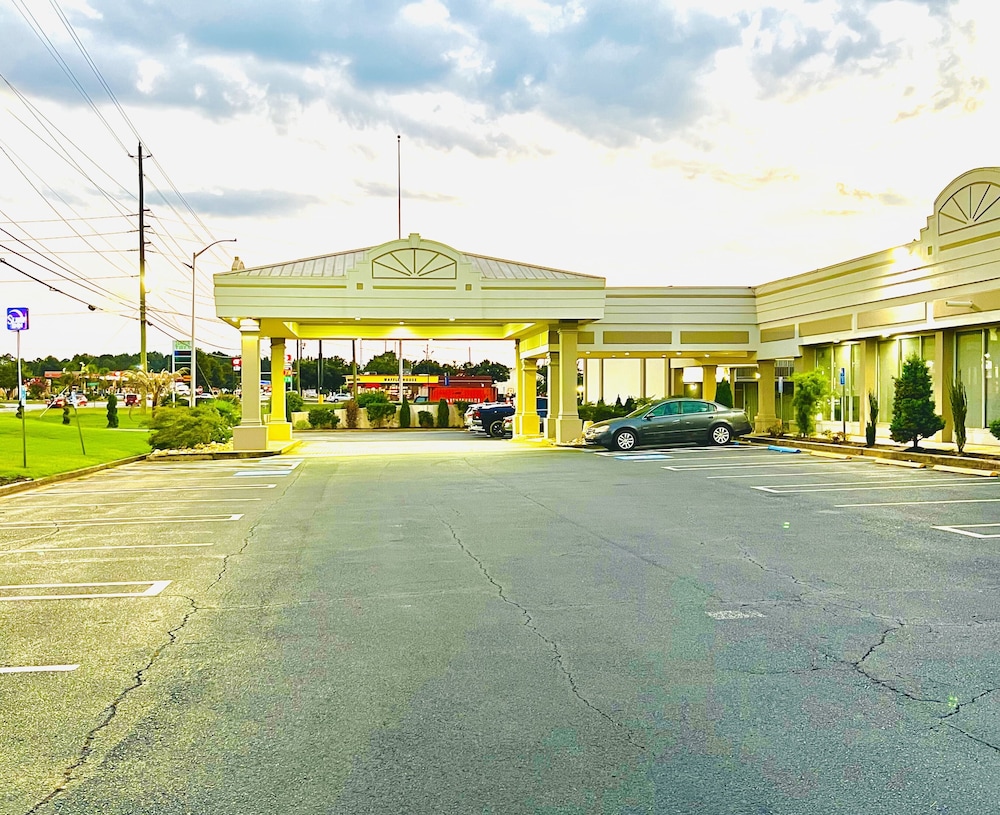Quality Inn & Suites McDonough South I 75 - photo 29