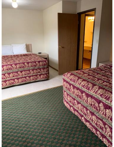 Kings Inn Cody - photo 13