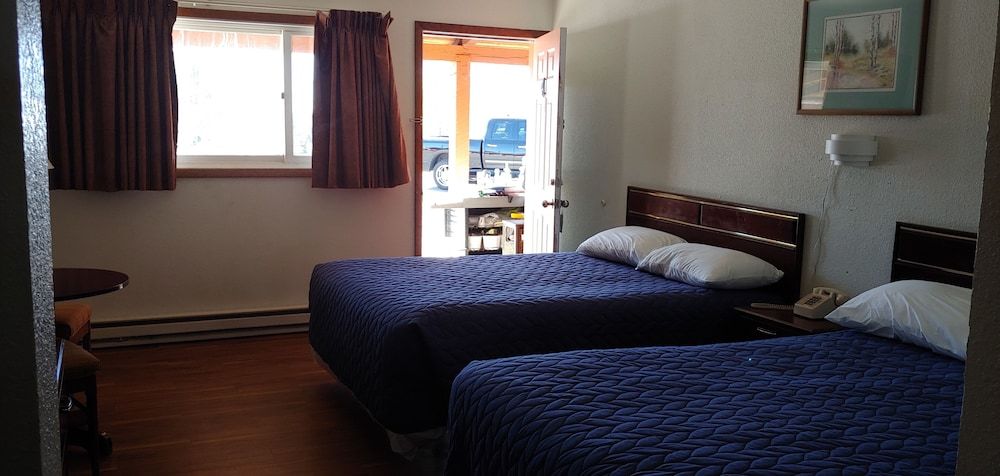 The Western Inn Motel and RV Park - photo 11