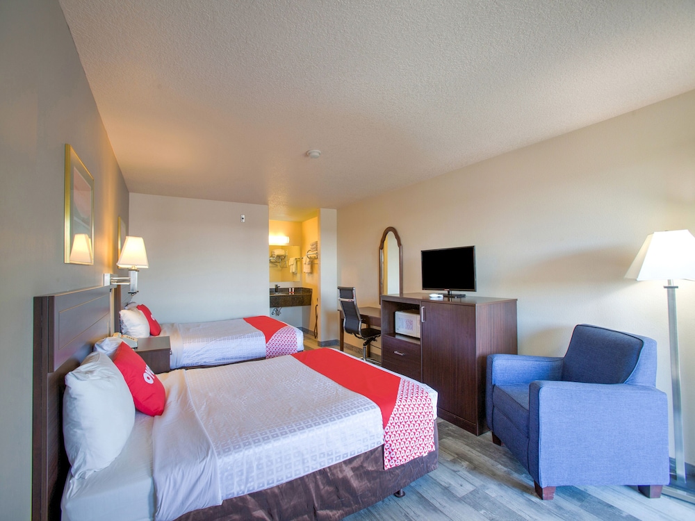OYO Woodland Hotel and Suites - photo 19