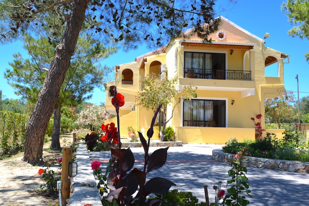 Alexandra Apartments — 4-Star Luxury Hotel in Corfu, Greece