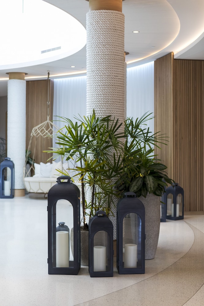 Opal Grand Oceanfront Resort & Spa - photo 3