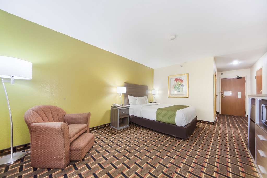 Quality Inn Lincoln Cornhusker - photo 17