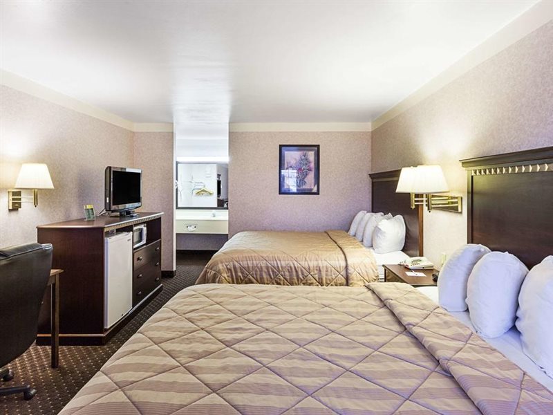 Quality Inn Near Medical Center - photo 9
