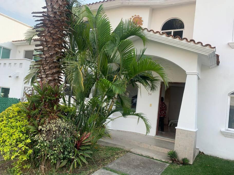 Residencia Con Alberca Privada Y Jacuzzi En Lomas De Cocoyoc — Oaxtepec