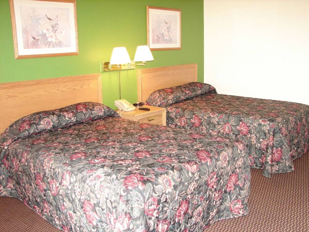 Columbus Inn & Suites - photo 6