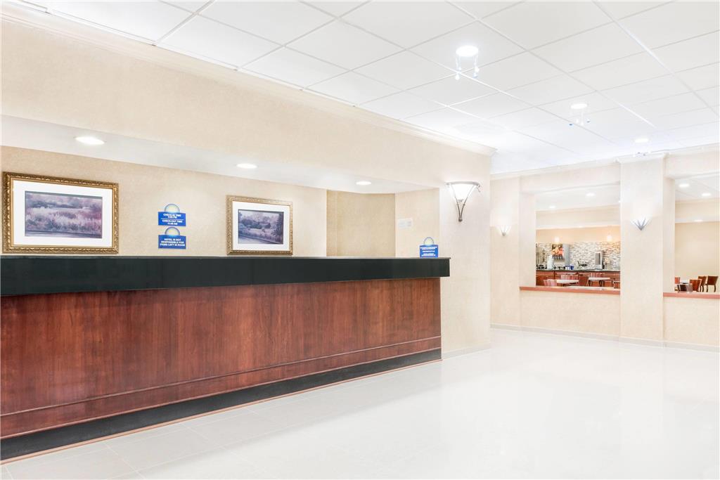 Days Inn & Suites by Wyndham York in York, United States