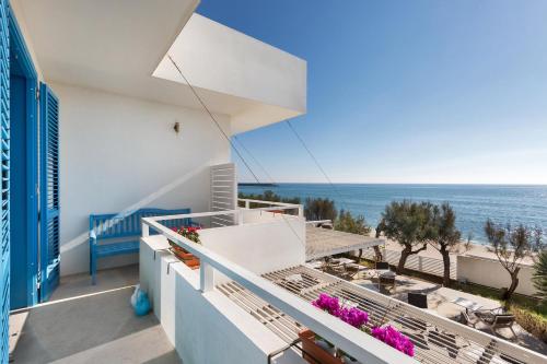 Solmaris Seaside B&B sul mare — 4-Star Luxury Hotel in Maruggio, Italy