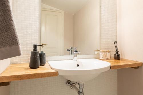 Old Town Lai Apartment — 4-Star Luxury Hotel in Tallinn, Estonia