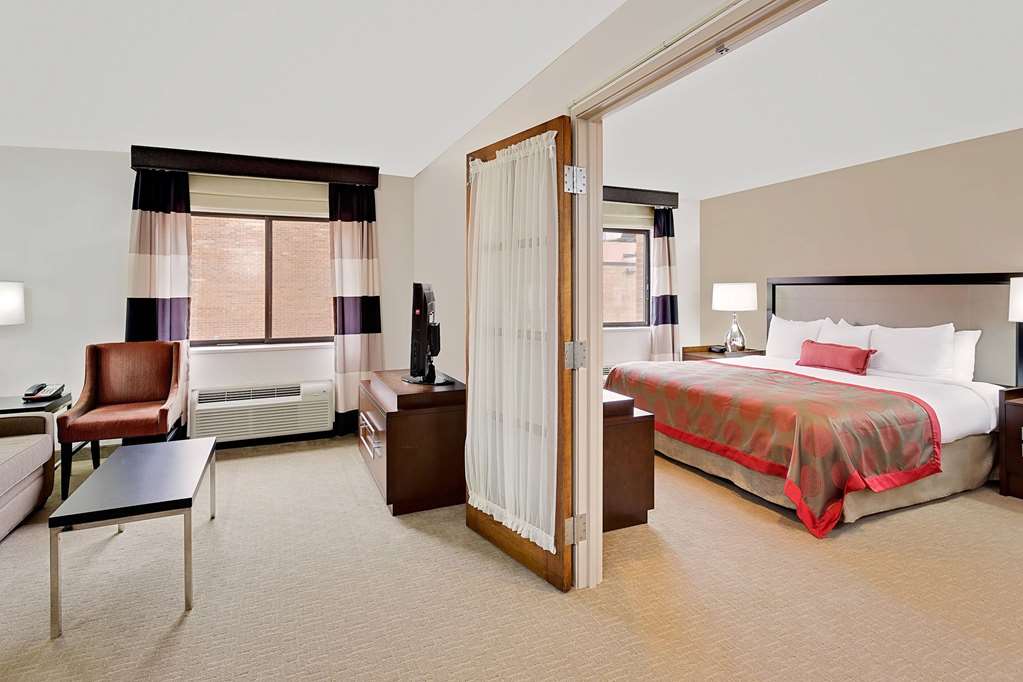Ramada by Wyndham Marquette - photo 20
