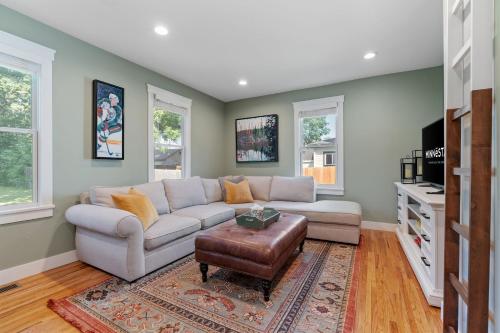 Chaska Charmer - carbon neutral hotel in Chaska