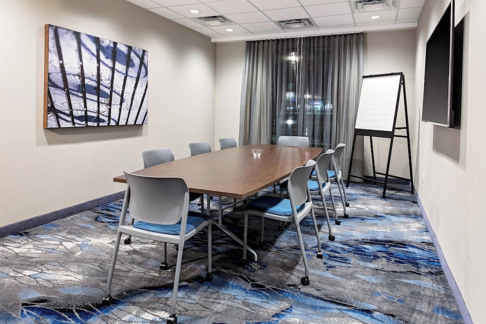 Fairfield by Marriott Port Clinton Waterfront - photo 21