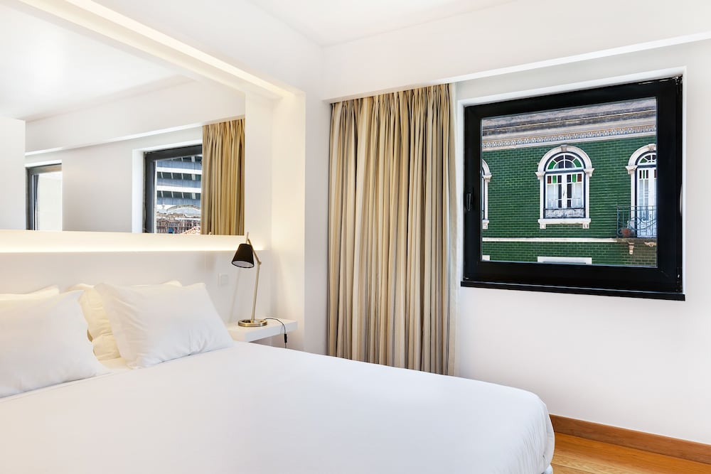 Hello Lisbon Marques de Pombal Apartments — 4-Star Luxury Hotel in Lisbon, Portugal