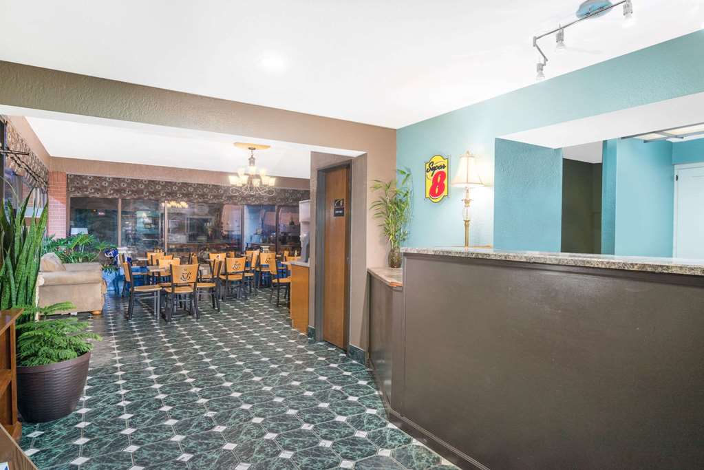 Super 8 by Wyndham Corbin London KY - photo 3