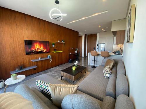 Central Luxury Apartment with Fast Fiber WiFi Panoramic Balcony & Free Parking in Casablanca CFC Casa Finnance City — 4-Star Luxury Hotel in Casablanca, Morocco