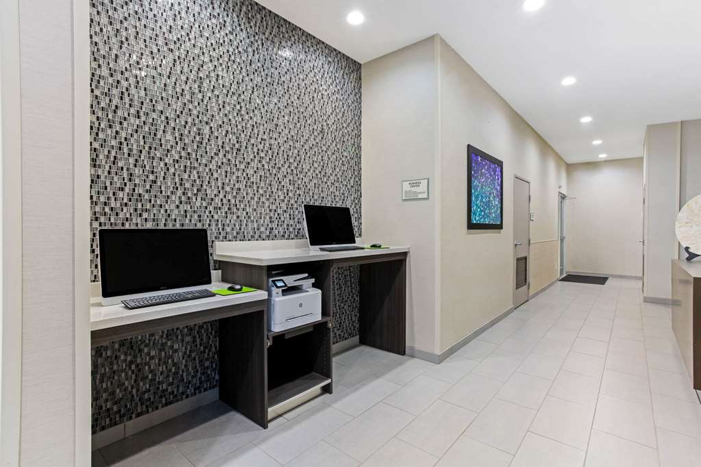 La Quinta Inn & Suites by Wyndham Sweetwater East - photo 30