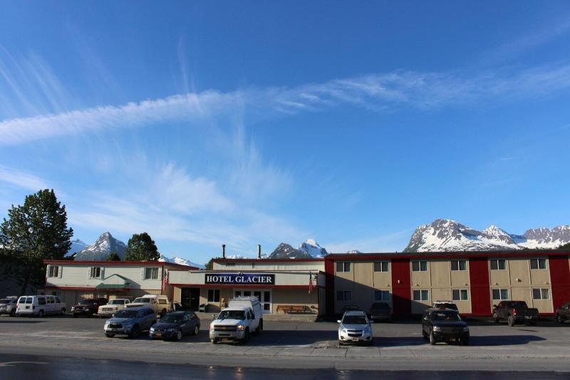 Glacier Hotel — Valdez — photo 3