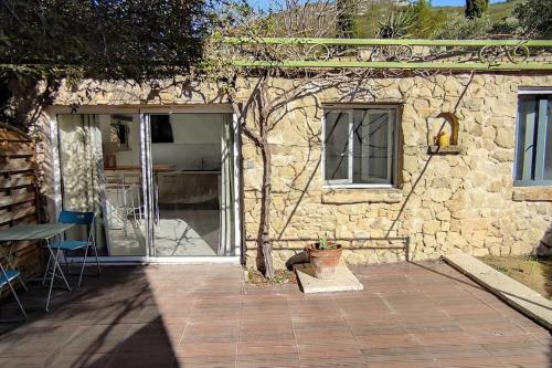 Charmant Studio Independant Dans La Colline — Eyguieres