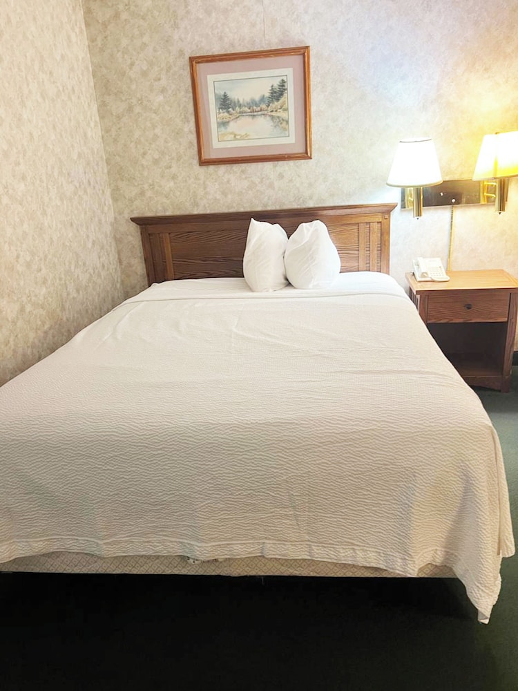 Blue Way Inn & Suites La Crosse - photo 10