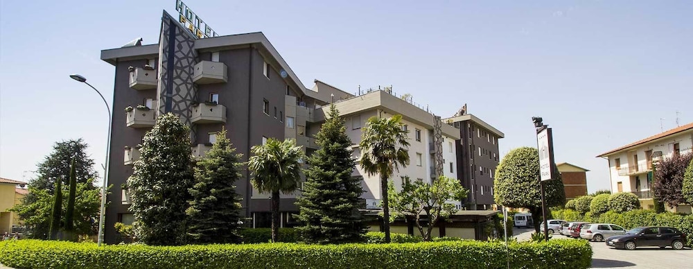 Hotel Park — 4-Star Luxury Hotel in Castiglion Fiorentino, Italy