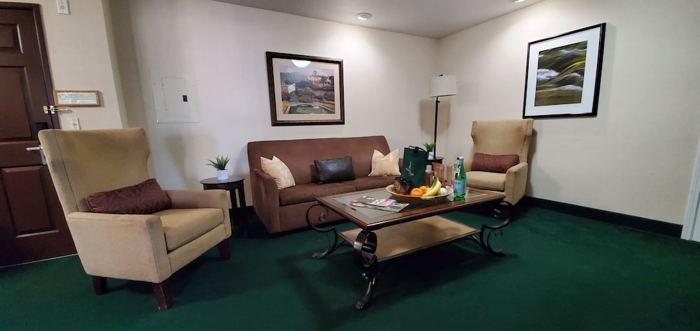 Rogue Regency Inn Medford Airport - photo 21