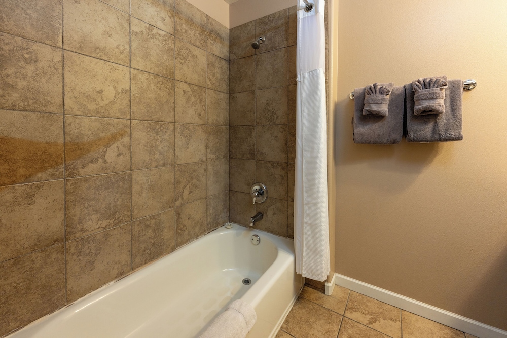 Seaside Oceanfront Inn - photo 120