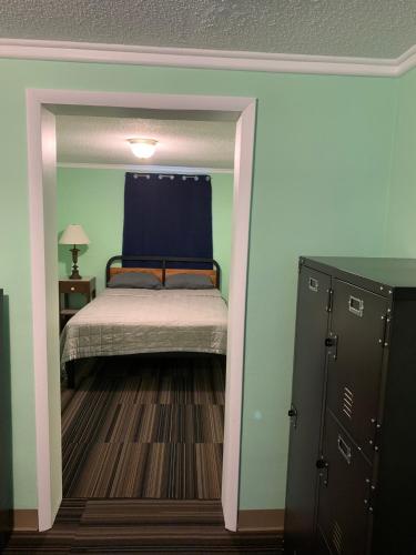 Tour Inn Motel - photo 12