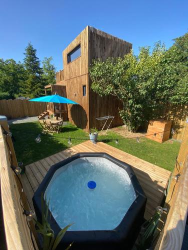 Tiny et Jacuzzi Charente Maritime - carbon neutral hotel in Unknown City