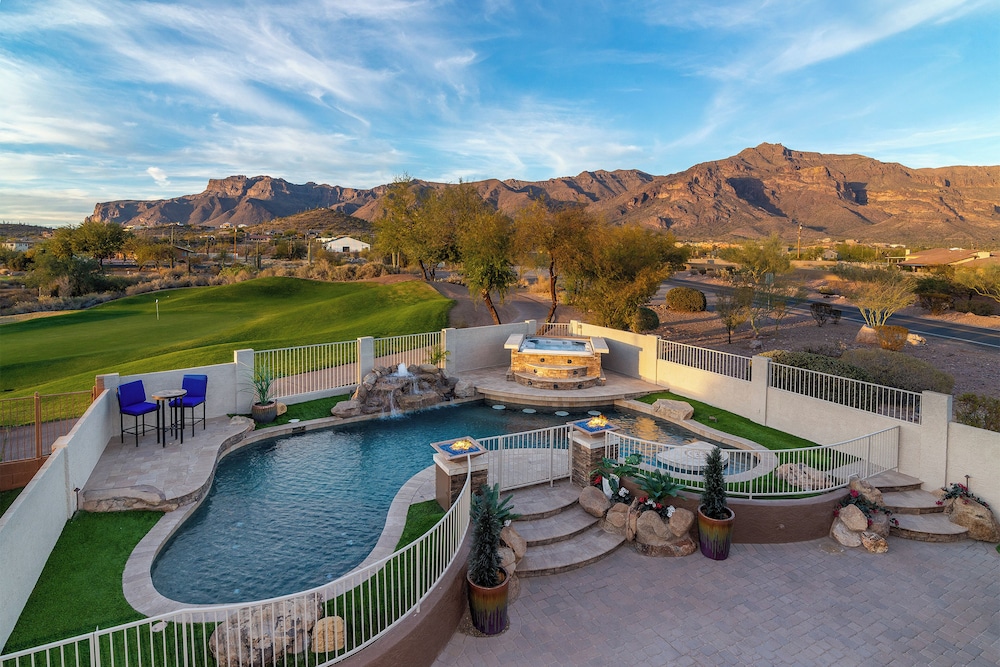Breathtaking Family Retreat in Elite Gold Canyon — hotel in Gold Canyon