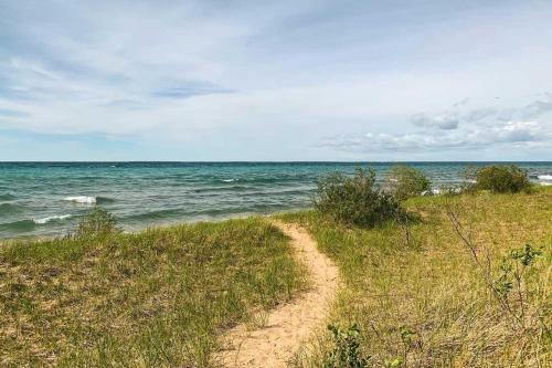 Cranmer Hearth Lakehouse in Harbor Springs, United States