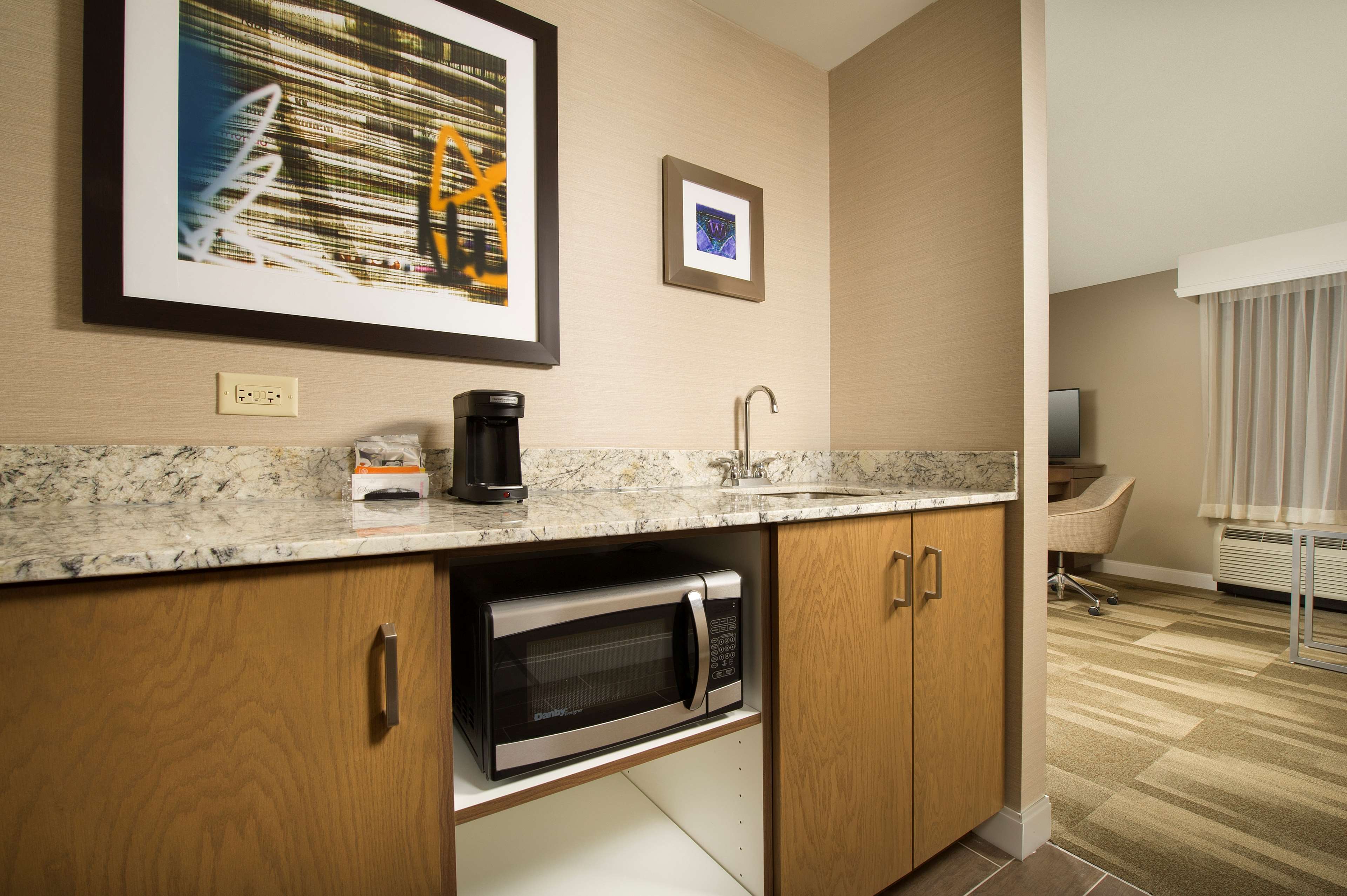 Hampton Inn & Suites Syracuse Carrier Circle - photo 13