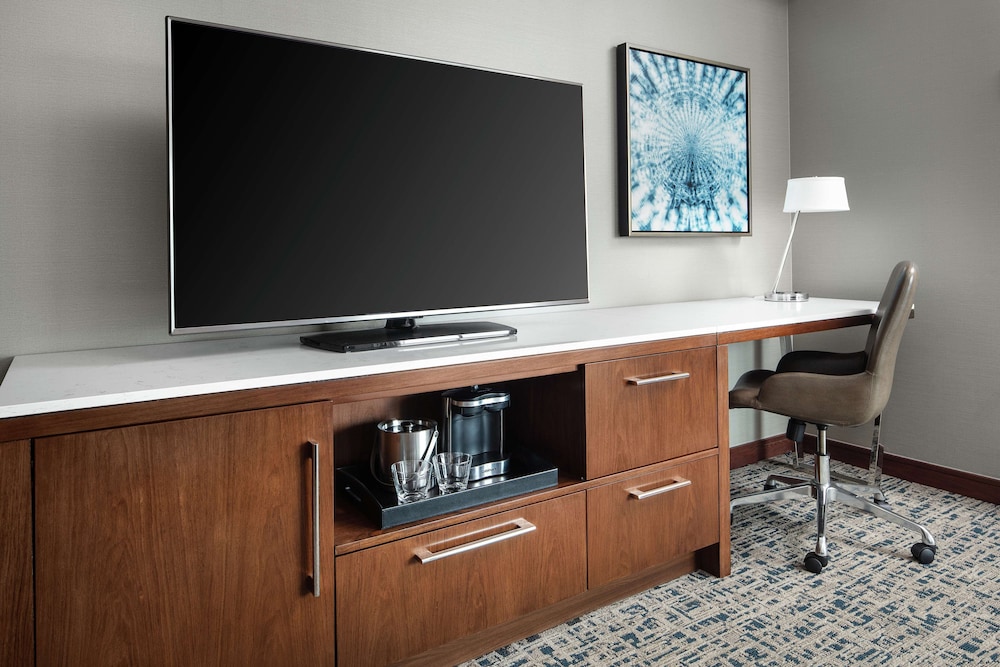 Hilton Boston Logan Airport - photo 20