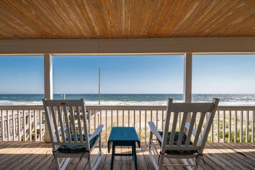 Beach Barracks by Oak Island Accommodations - photo 48