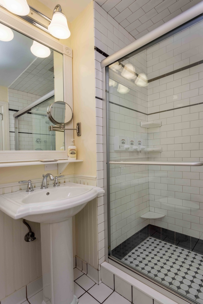 Perry Hotel - photo 22