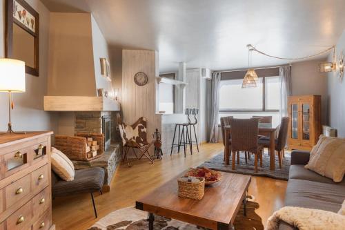 A1 Eraclau Eth Pedralles Con 2 Garages En Vielha in Vielha, Spain