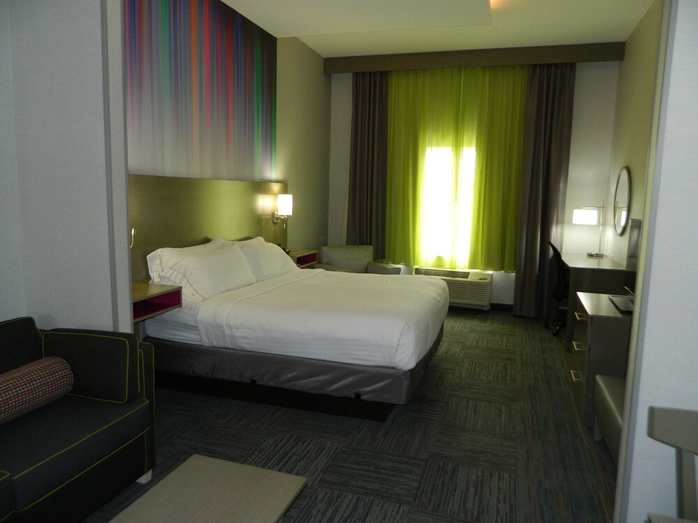 Holiday Inn Express & Suites Shippensburg by IHG - photo 10