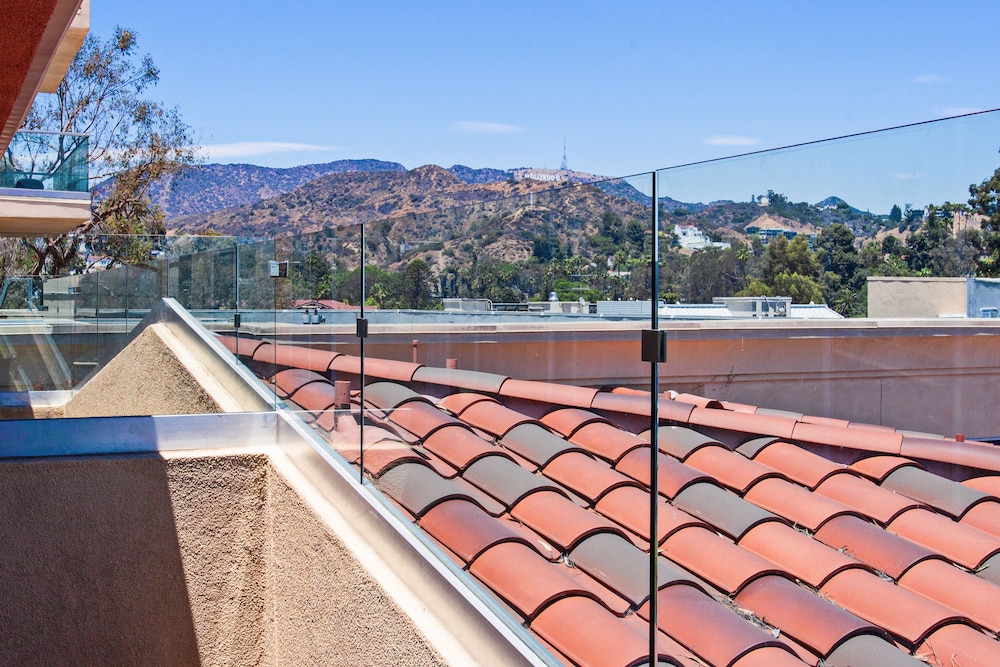 Holiday Inn Express Hotel & Suites Hollywood Walk of Fame by IHG - photo 10