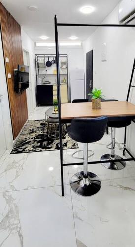 Modern Apartment in Ramat Gan Next to Sheba — 4-Star Luxury Hotel in Ramat Gan, Israel