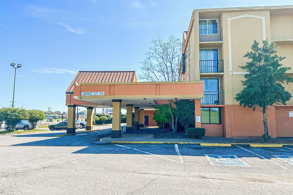 Jackson Hotel & Convention Center - photo 106
