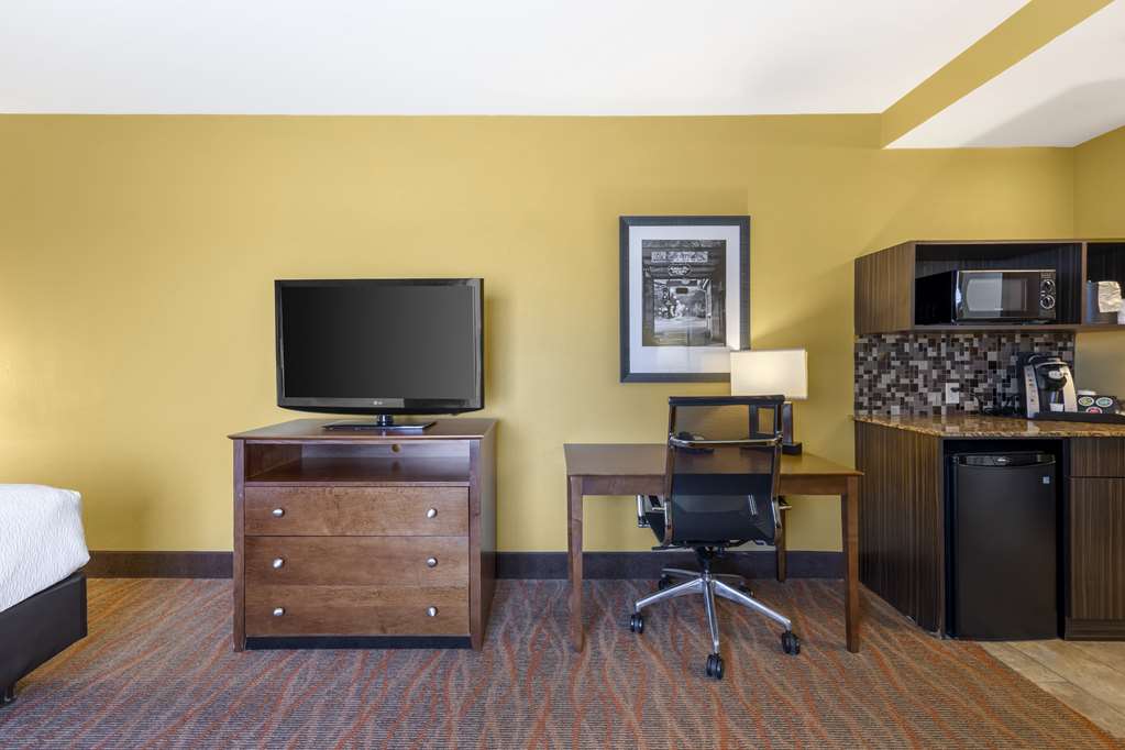 Best Western Plus Tupelo Inn & Suites - photo 14