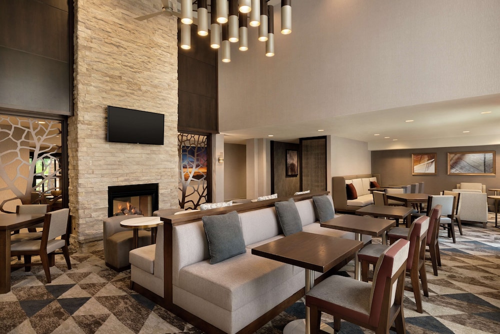 Homewood Suites by Hilton Portland Airport - photo 2